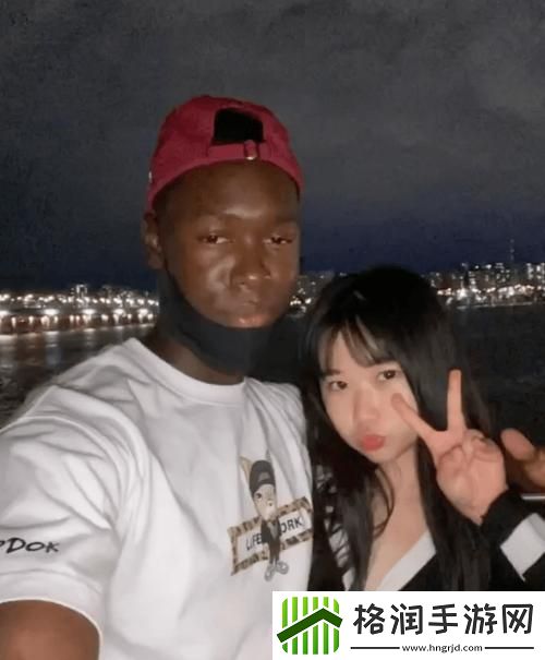 三个黑人互换着躁我一个上线