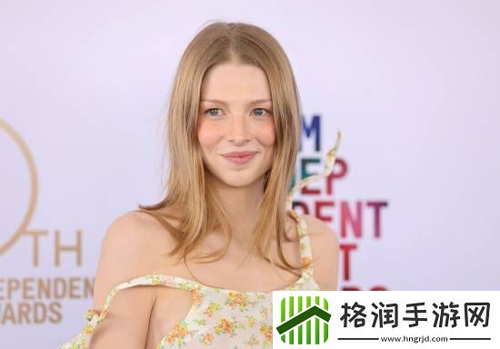 超多美图！跨性别女星亨特·莎弗亮相独立精神奖