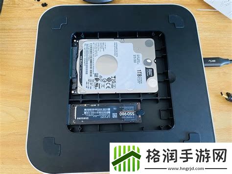如何在MacMini上加装固态硬盘并实现双系统安装指南